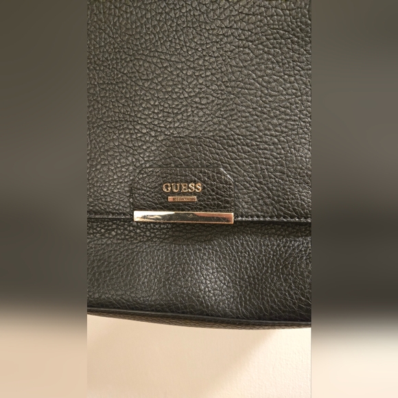 GUESS Women's  Handbag Purse Ryann Black Shoulder Bag with  Chain Handle - Picture 2 of 16